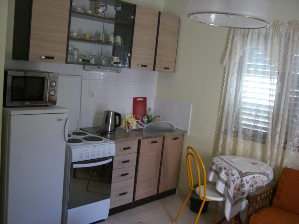 Apartments Anini Dvori Promajna Rum bild